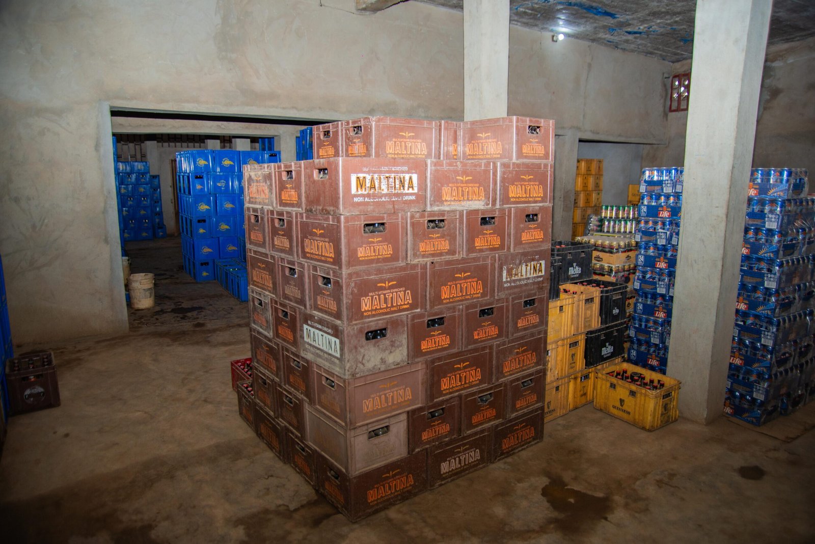 SHL_3883
